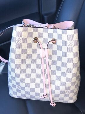 Louis Vuitton Damier NeoNoe Bucket Bag